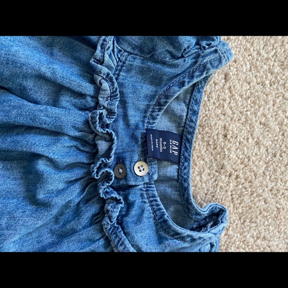 GAP Baby Bundle 0-3 Months - Picture 3 of 5